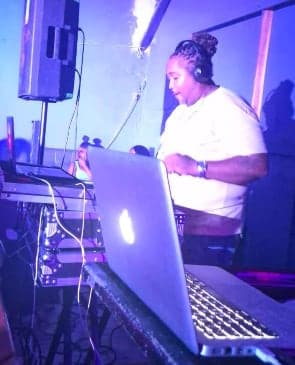 Quake Wave Show - Junior Hype